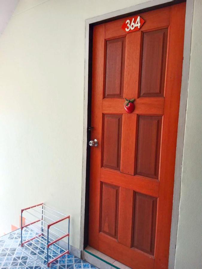Airport Convenience Inn: Breakfast & Quick Transit Access Bangkok Exterior photo